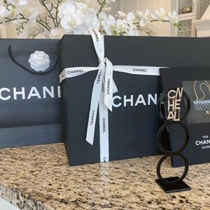 Empty XXL Chanel magnetic box